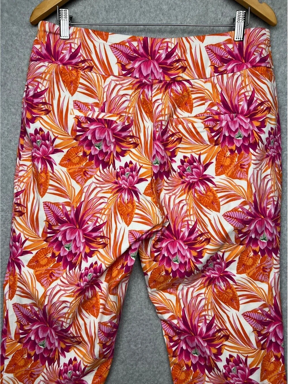 Ashley Stewart Floral Capris Pants Womens 14/16 Tropical Coastal Casual Colorful